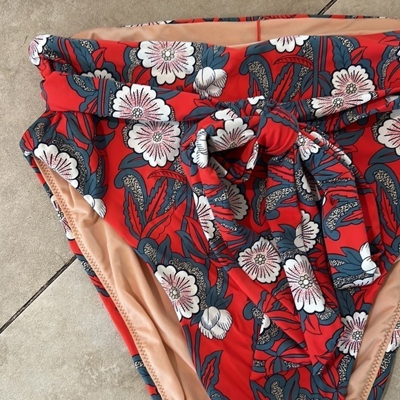 J Crew Poppy Print Red High Waist Bikini - Top is MEDIUM, BOTTOM is X-SMALL - Picture 2 of 10